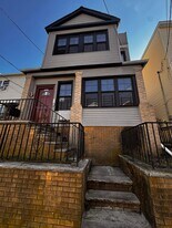 137 Myrtle Ave, Unit 2A in Jersey City, NJ - Building Photo