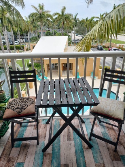 1450 SE 3rd Ave, Unit 402 in Dania Beach, FL - Building Photo