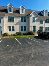 15 Freedom Way in East Lyme, CT - Building Photo - Building Photo