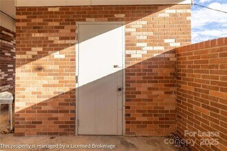 213 Roslyn Rd in Troy, NC - Foto de edificio - Building Photo