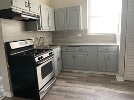 7614 S Maryland Ave in Chicago, IL - Building Photo