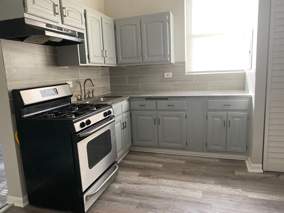 7614 S Maryland Ave in Chicago, IL - Building Photo