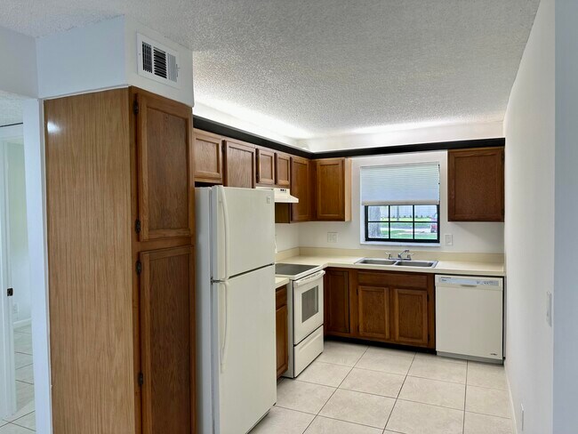 2650 Greenwood Terrace in Boca Raton, FL - Building Photo - Building Photo
