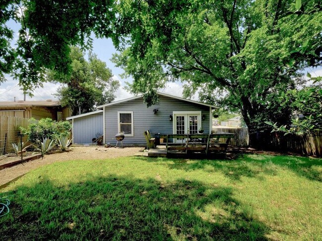 1422 Webberville Rd in Austin, TX - Building Photo - Building Photo