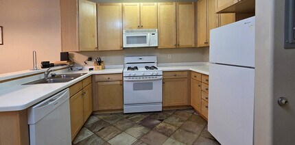 6749 N 2200 W, Unit B in Park City, UT - Foto de edificio - Building Photo