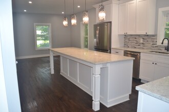 5581 E Main St in Kalamazoo, MI - Foto de edificio - Building Photo