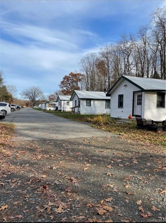 18-30 Crawford St in Pine Bush, NY - Building Photo