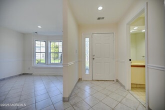 214 Paddington Ct in Englishtown, NJ - Building Photo - Building Photo