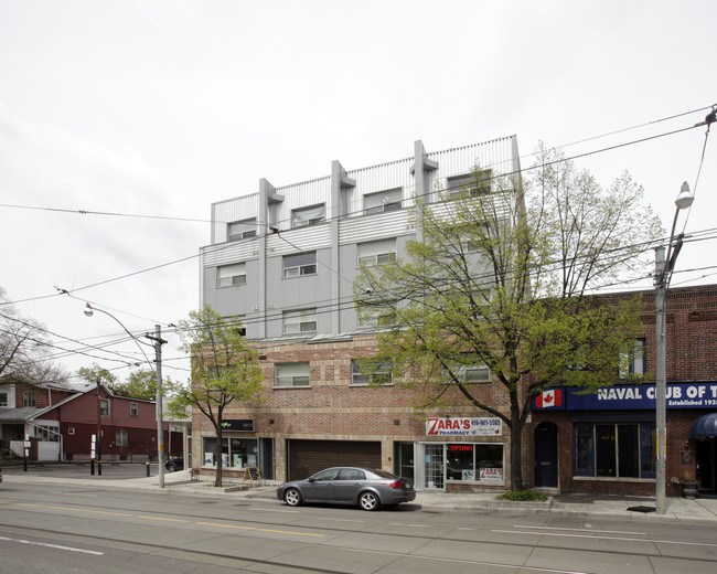 Gerrard Suites in Toronto, ON - Building Photo - Building Photo