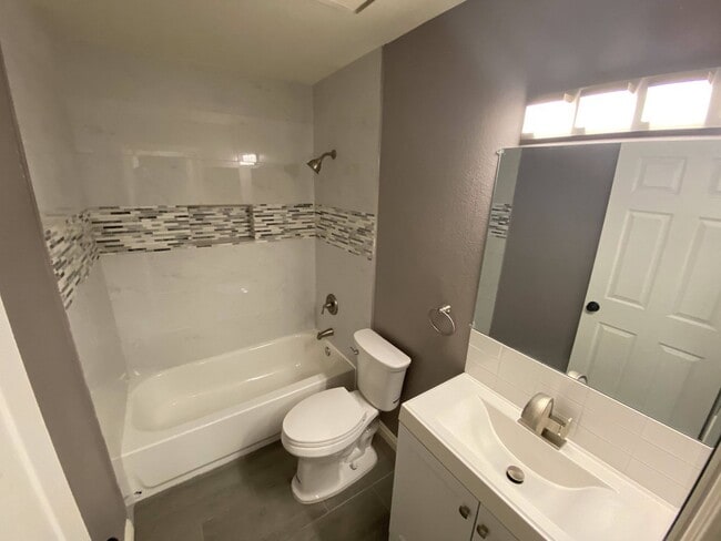 property at 909 Snug Harbor St