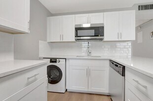 296 Fanshaw H in Boca Raton, FL - Building Photo