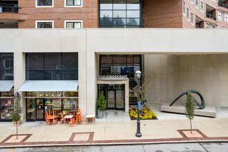 The Crescent in Clayton, MO - Building Photo - Building Photo