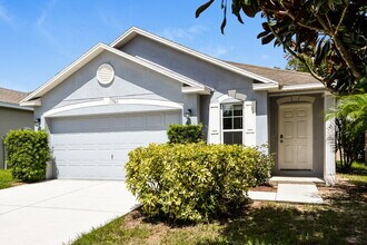 2968 Whispering Trails Dr in Winter Haven, FL - Building Photo - Building Photo