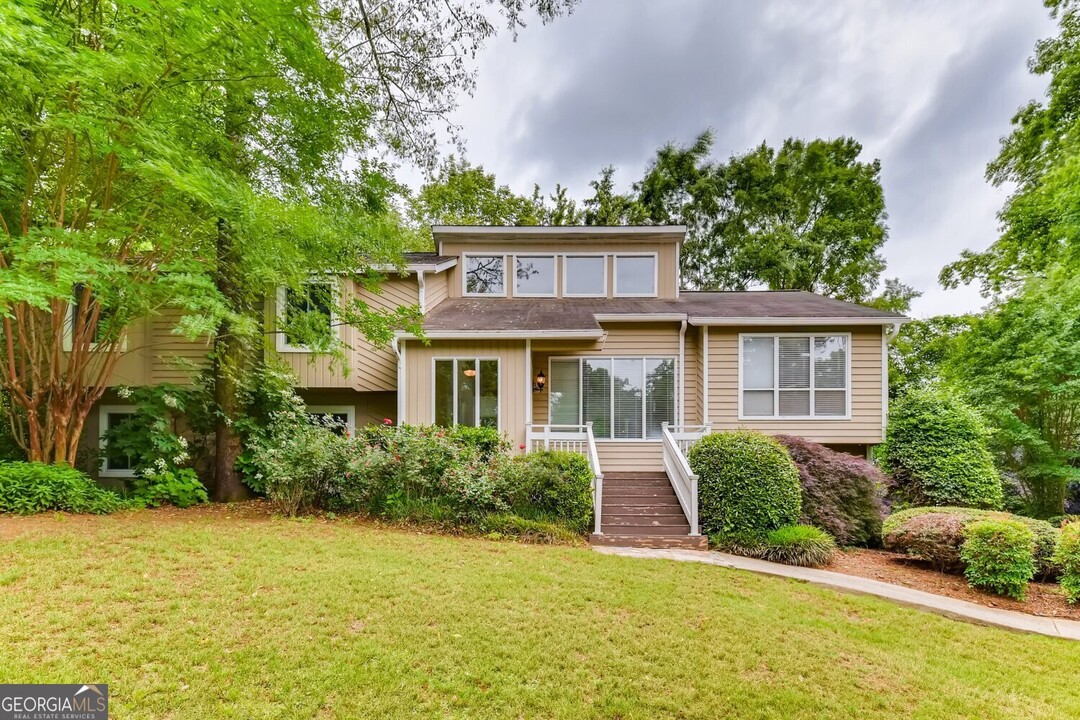 420 River Close in Roswell, GA - Building Photo