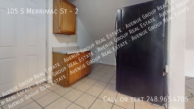 105 S Merrimac St in Pontiac, MI - Building Photo - Building Photo