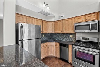 9496 Convent Ln in Philadelphia, PA - Building Photo - Building Photo