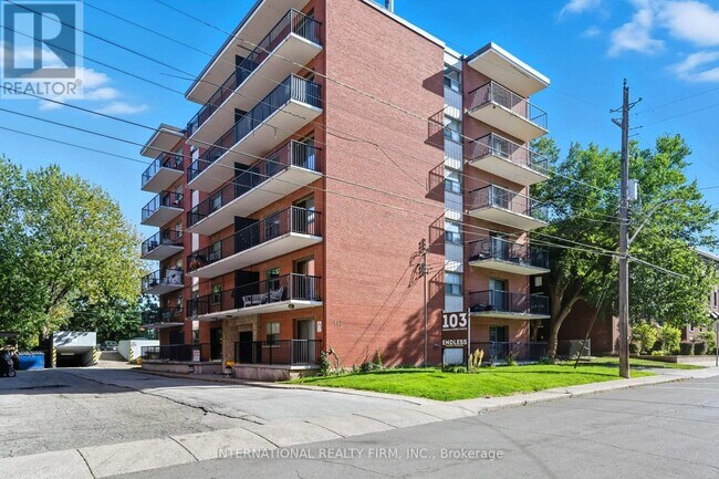 103 Emerald St S in Hamilton, ON - Building Photo - Building Photo