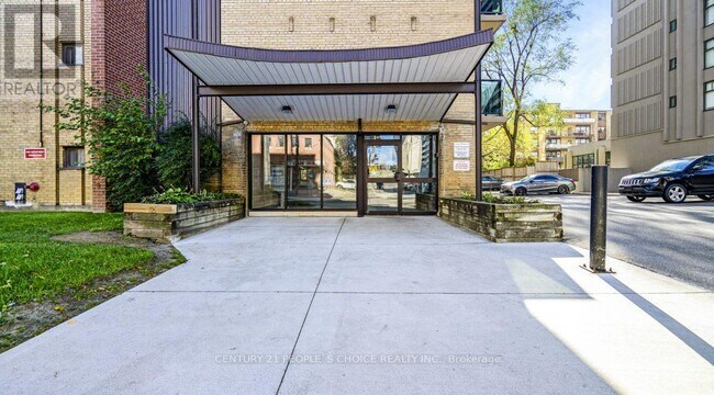 839 Roselawn Ave in Toronto, ON - Building Photo - Building Photo