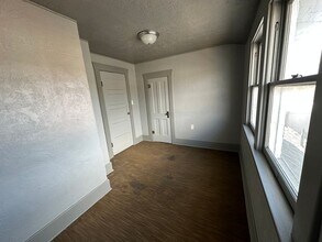 217 SW 3rd St in Pendleton, OR - Foto de edificio - Building Photo