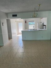 1015 Country Club Dr in Margate, FL - Building Photo - Building Photo