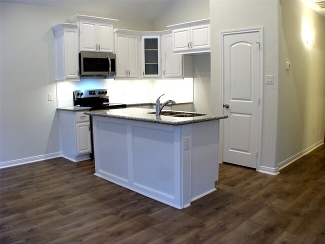 16725 Stonefield St in Montgomery, TX - Building Photo - Building Photo