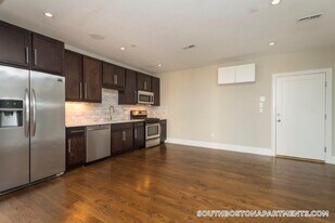 339 D St in Boston, MA - Building Photo