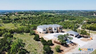 289 Star Grass in Spring Branch, TX - Building Photo
