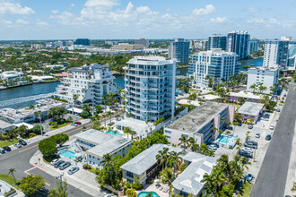 The Wave on Bayshore in Fort Lauderdale, FL - Building Photo - Building Photo