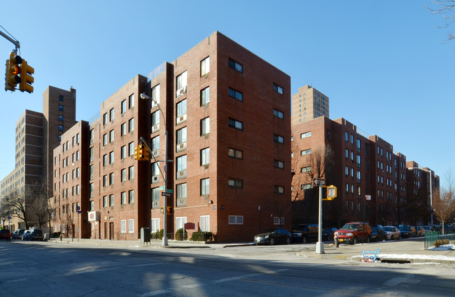 Christopher Court in Bronx, NY - Building Photo - Building Photo