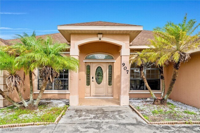 property at 907 Sawgrass St