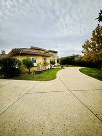 3721 Selvante St in Pleasanton, CA - Foto de edificio - Building Photo