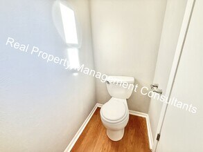 3327 Bridge Manor Dr in Kansas City, MO - Building Photo - Building Photo