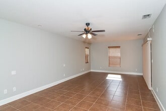 610 Williams Ave in Lehigh Acres, FL - Building Photo - Building Photo