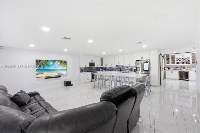 12002 NW 27th Dr in Coral Springs, FL - Foto de edificio - Building Photo