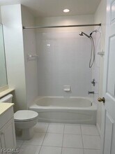 15190 Royal Windsor Ln in Ft. Myers, FL - Foto de edificio - Building Photo