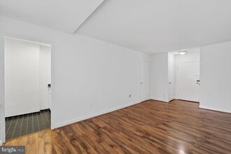 1021 Arlington Blvd in Arlington, VA - Building Photo - Building Photo