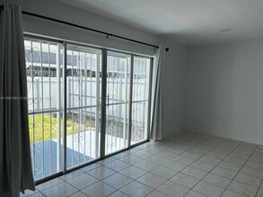 7035 W 3rd Ave in Hialeah, FL - Building Photo - Building Photo