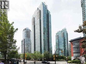 1288 W Georgia St in Vancouver, BC - Building Photo