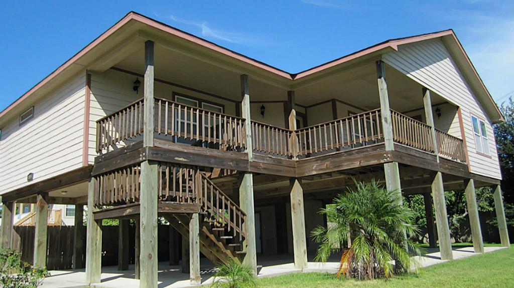 1143 3ks St in San Leon, TX - Building Photo