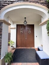 8640 NW 101st Pl in Doral, FL - Building Photo - Building Photo