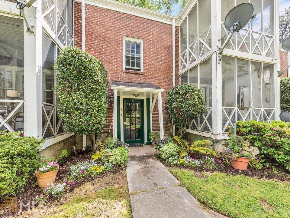 60 Delmont Dr NE-Unit -F3 in Atlanta, GA - Building Photo