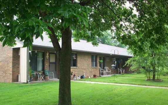 Columbus Jct. Park in Columbus Junction, IA - Foto de edificio - Building Photo