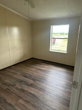 3205 Eddy-Gatesville Pkwy in Eddy, TX - Foto de edificio - Building Photo