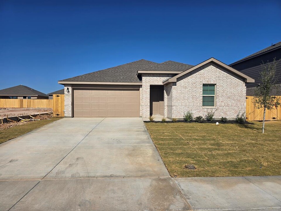 7711 Brown Bark Rd in Odessa, TX - Building Photo