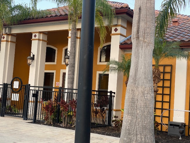 8397-8338 38th St Cir E in Sarasota, FL - Building Photo - Building Photo