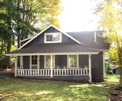 8712 Rosedale St NW in Gig Harbor, WA - Building Photo