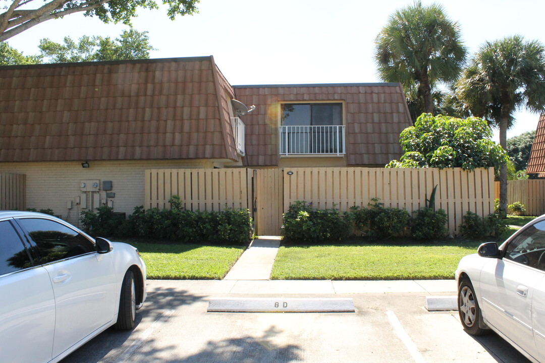 709 Mill Valley Pl in West Palm Beach, FL - Foto de edificio