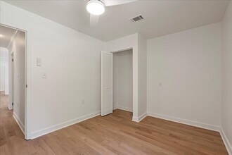 14 Twin Lakes Rd in Beaufort, SC - Building Photo - Building Photo