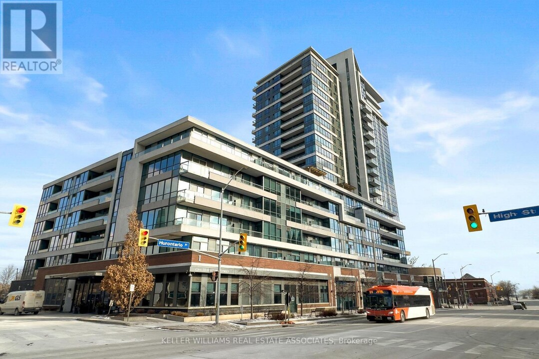 1-2001 Hurontario St in Mississauga, ON - Building Photo