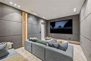 16782 Otsego St in Los Angeles, CA - Building Photo